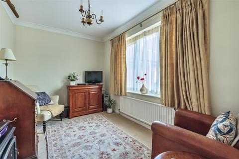 7 Brookside, Renhold, Bedford, MK41 0JL