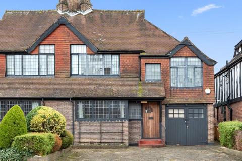 95 Colindeep Lane, London, NW9 6DJ