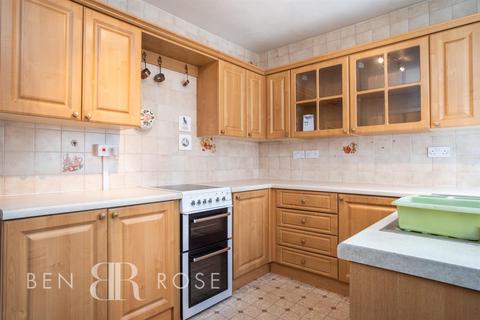 2 bedroom semi-detached house for sale - Longmeanygate, Leyland