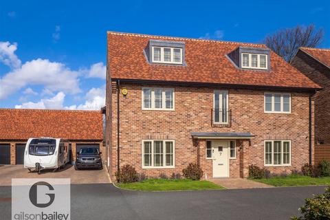 7 Cricket View, Mildenhall, Bury St Edmunds, IP28 7FA