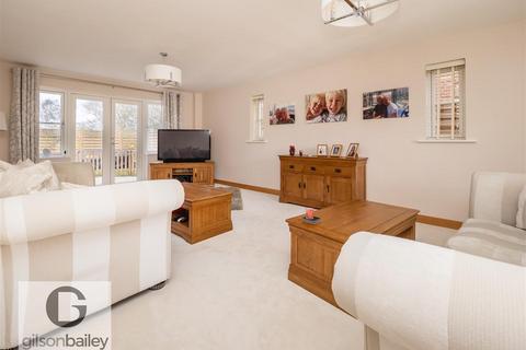 7 Cricket View, Mildenhall, Bury St Edmunds, IP28 7FA