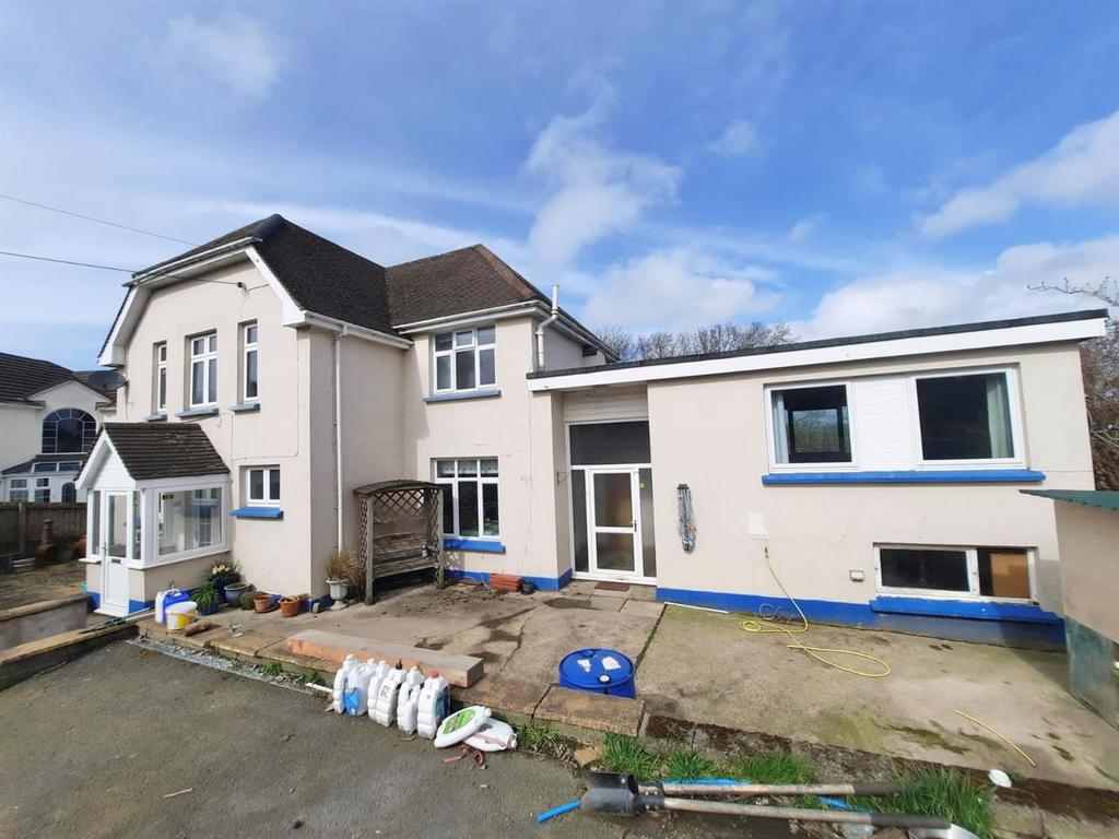 Lynhurst Avenue, Sticklepath, Barnstaple 5 bed detached house £500,000