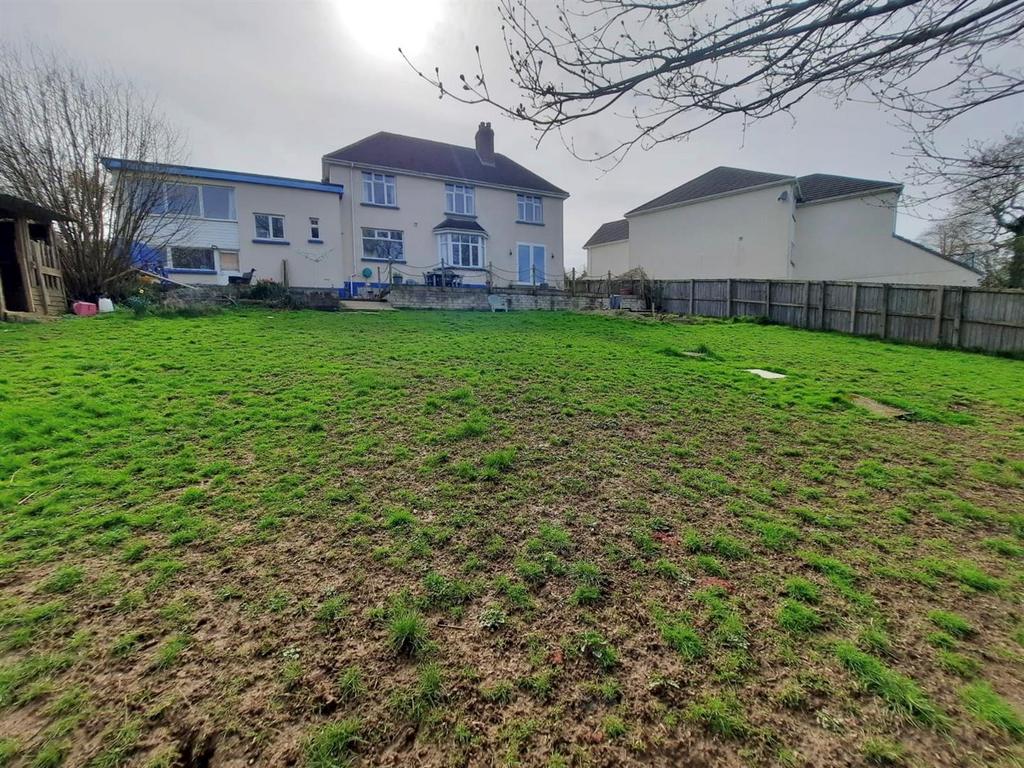 Lynhurst Avenue, Sticklepath, Barnstaple 5 bed detached house £500,000