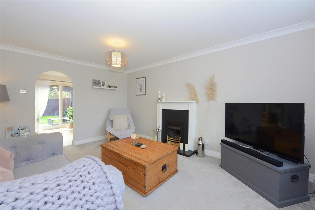 Eleanor Harris Road, Baschurch, Shrewsbury 3 bed detached house for