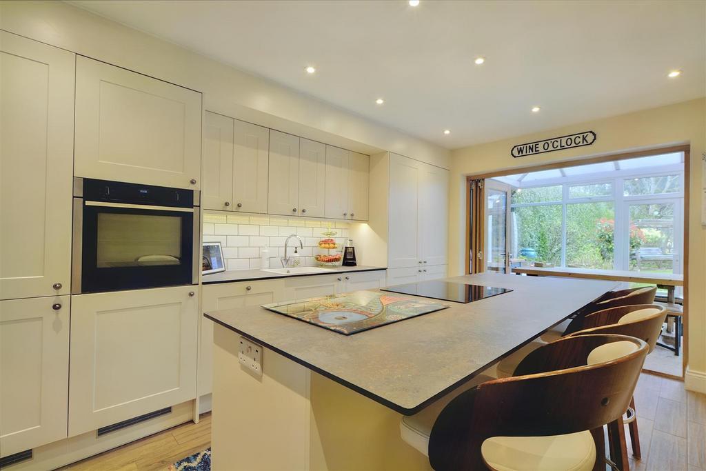 Kitchen 1.jpeg