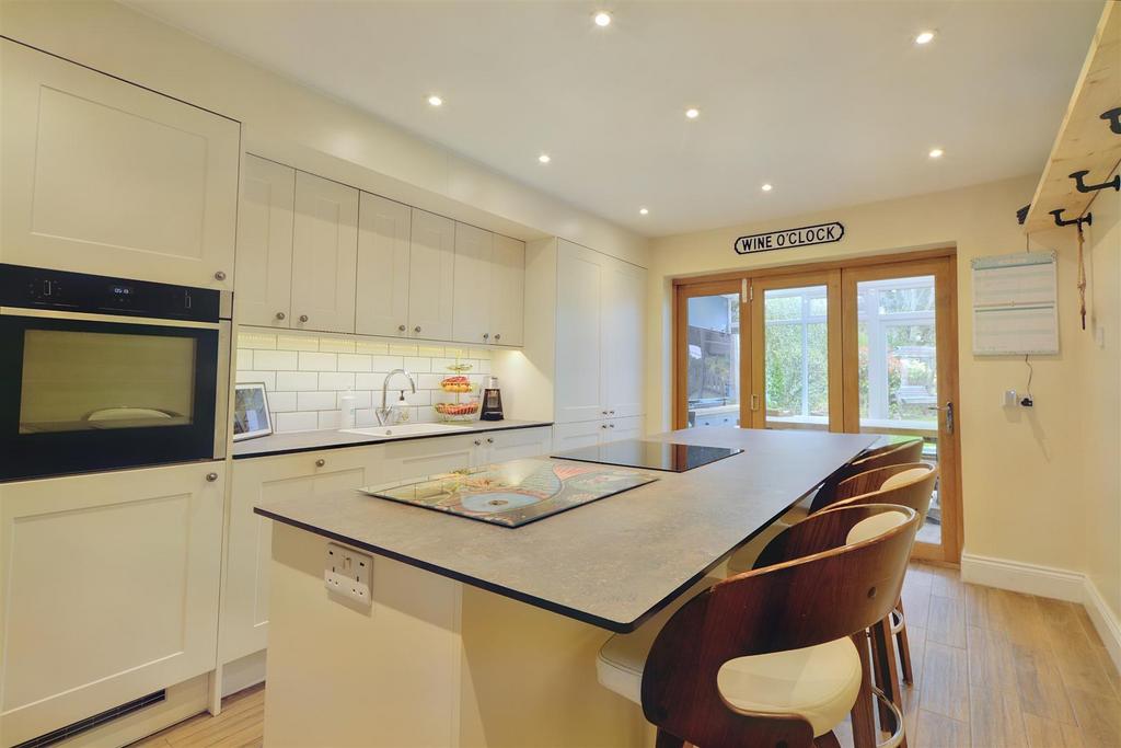 Kitchen 4.jpeg