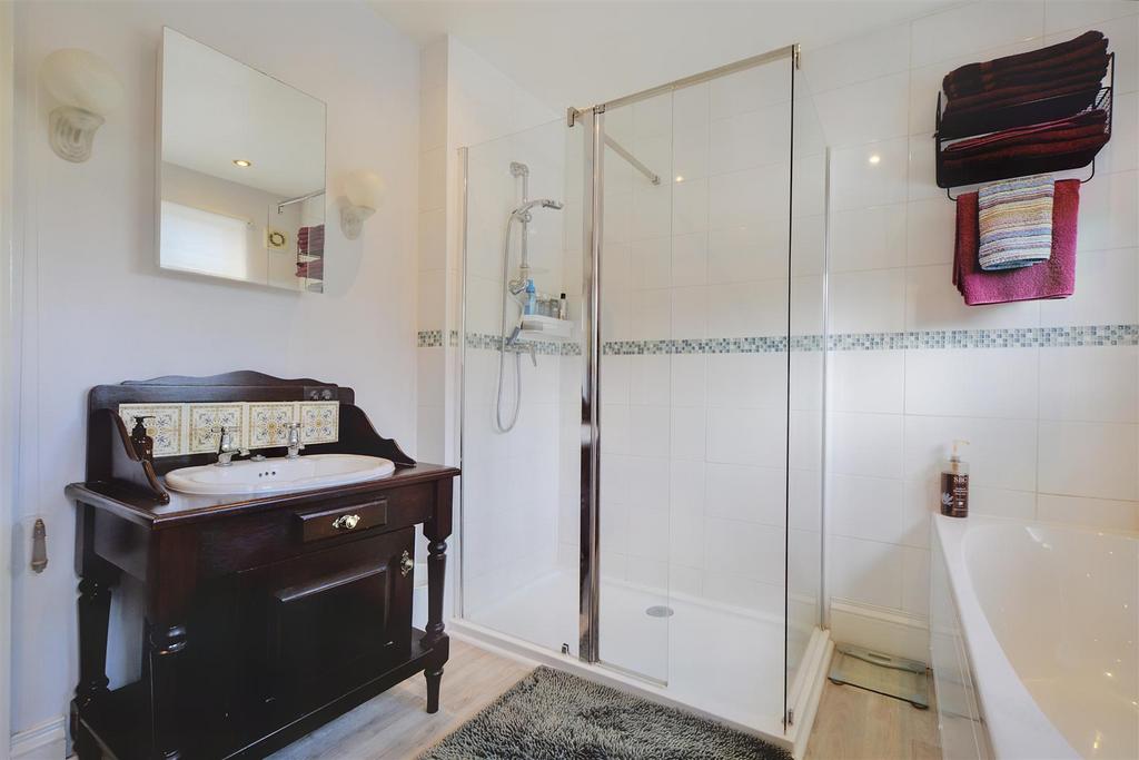 Bathroom 14.jpeg