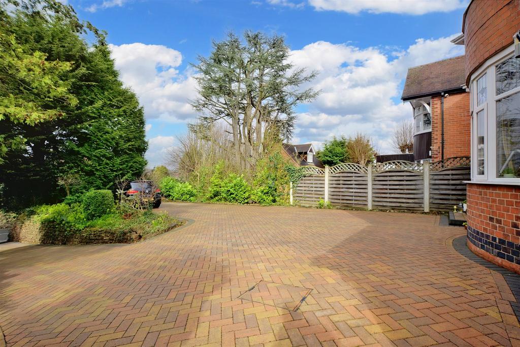 Driveway 4.jpeg