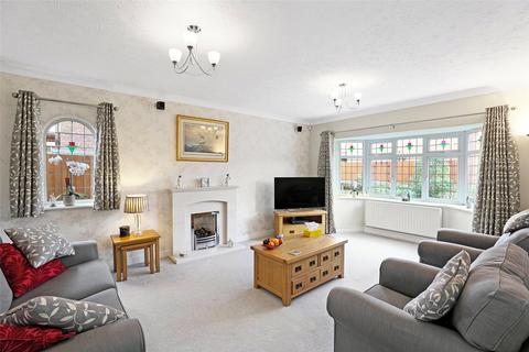 4 bedroom detached house for sale, Howcroft Gardens, Sandal, Wakefield, WF2