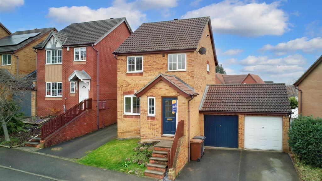 Hedges Drive, Ilkeston 3 bed detached house £209,995