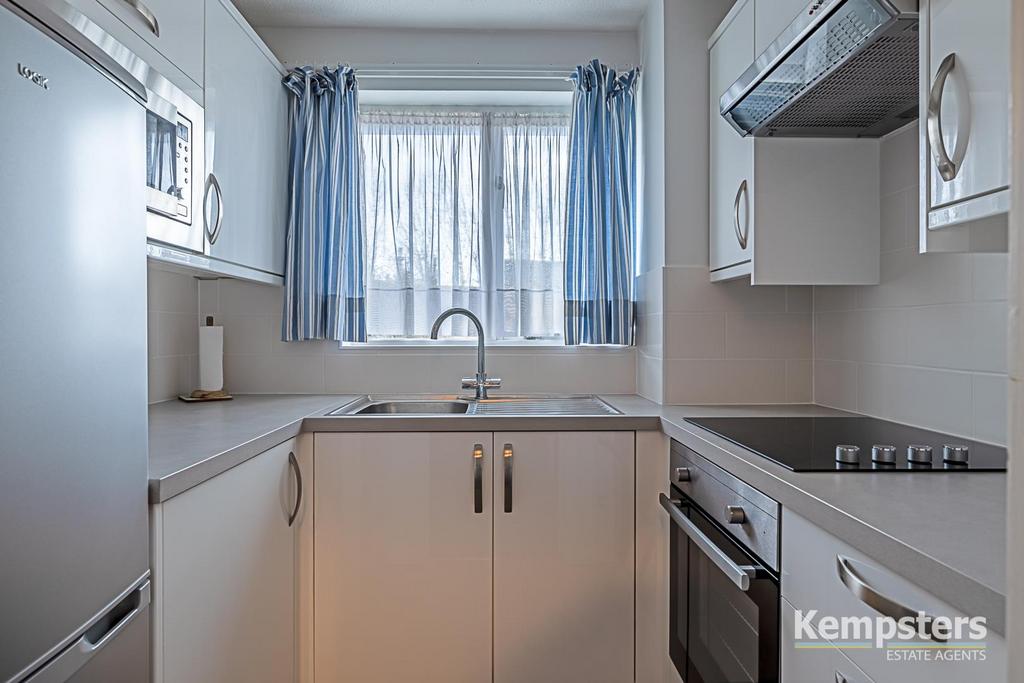 Kitchen 1.jpg