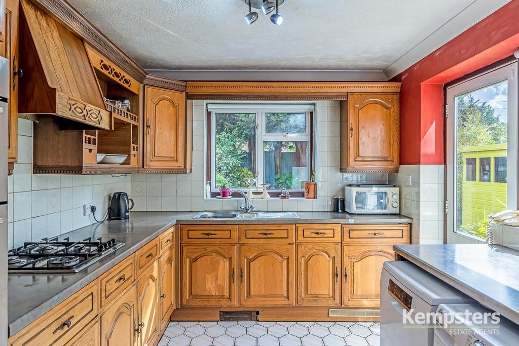 Kitchen 4.jpg
