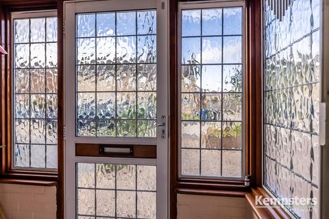 15 Stenning Avenue, Linford, Stanford-le-hope, SS17 0RP