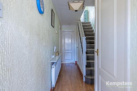 15 Stenning Avenue, Linford, Stanford-le-hope, SS17 0RP