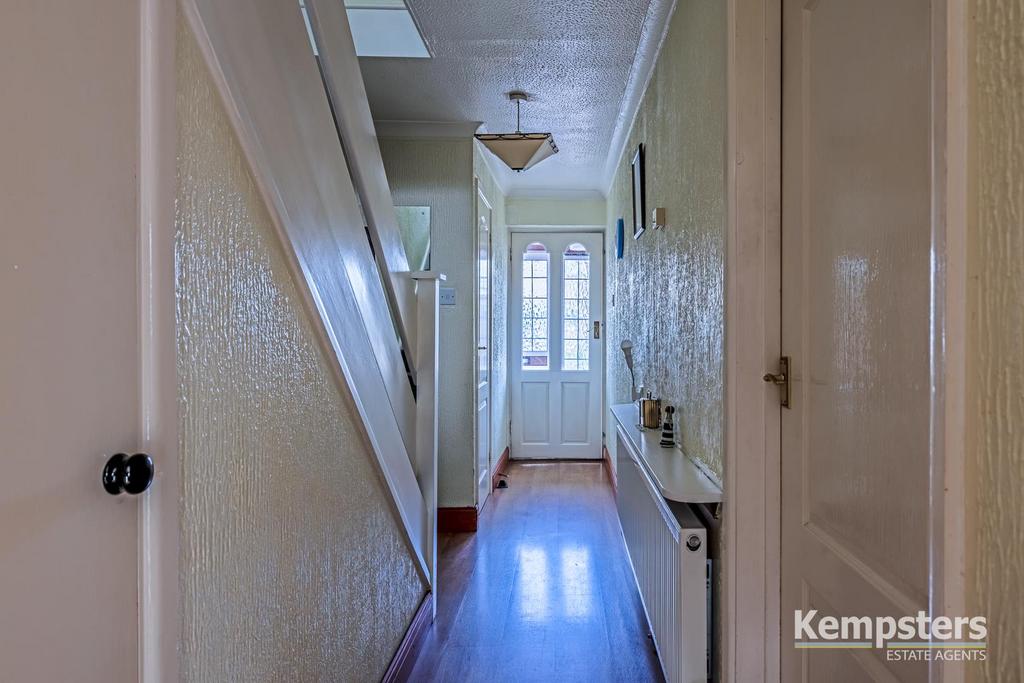 Hallway 2.jpg