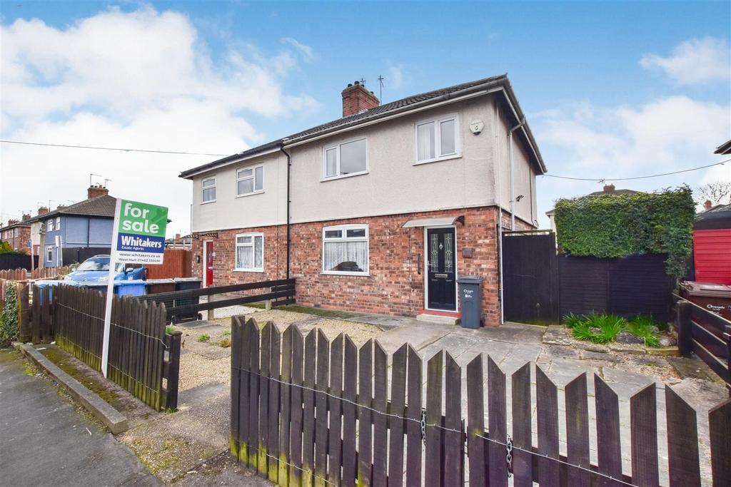 Risby Grove, Hull 3 bed semidetached house for sale £82,500