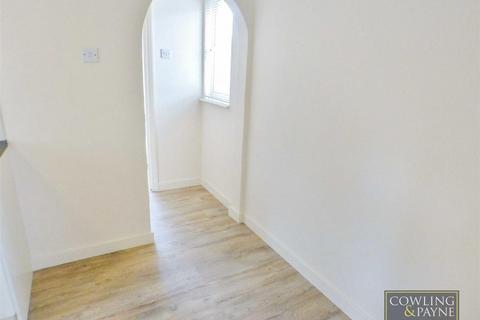 1 bedroom maisonette to rent, Runnymede Road, Stanford-Le-Hope