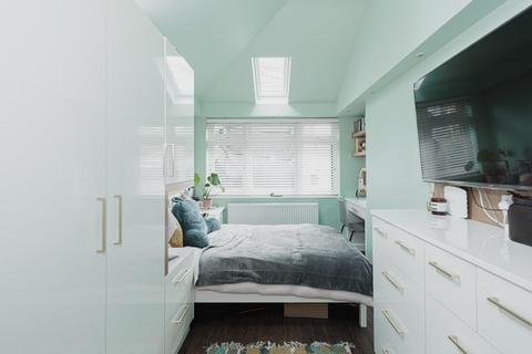 5 High Beeches, Banstead, SM7 1NB