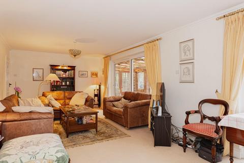 58 Hillside, Banstead, SM7 1HF