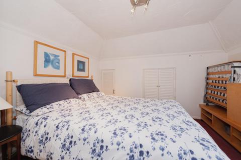 58 Hillside, Banstead, SM7 1HF