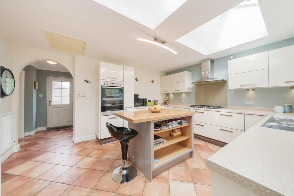 Kitchen breakfast room