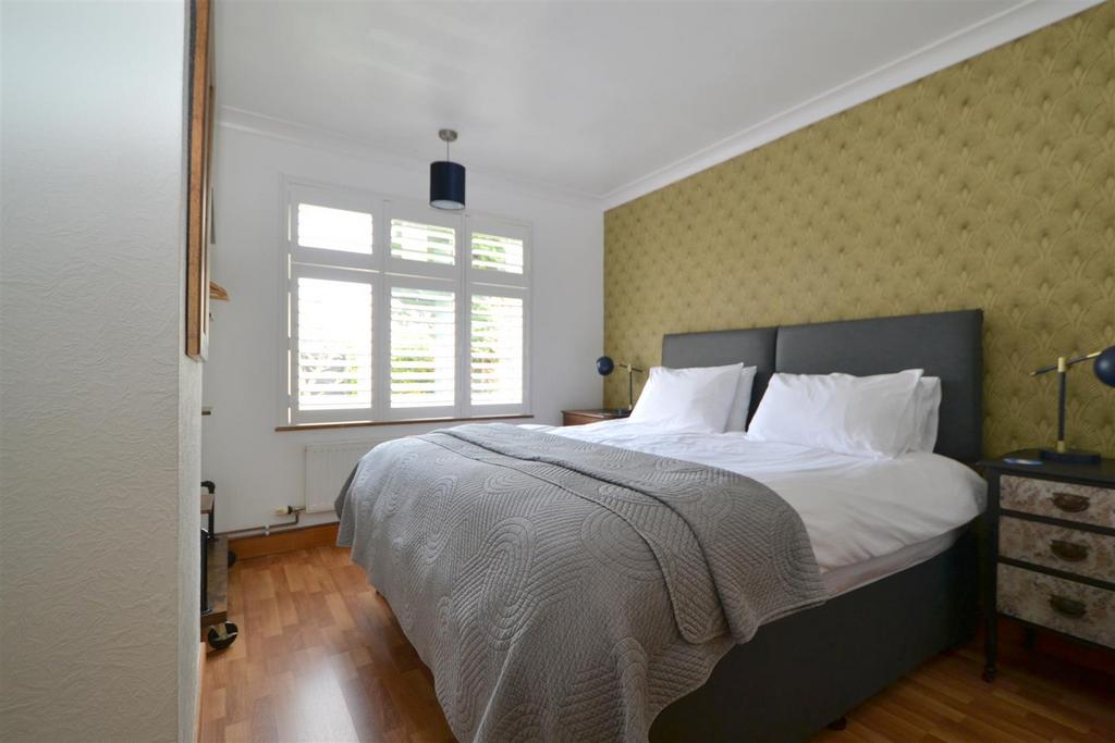 Bed1.JPG