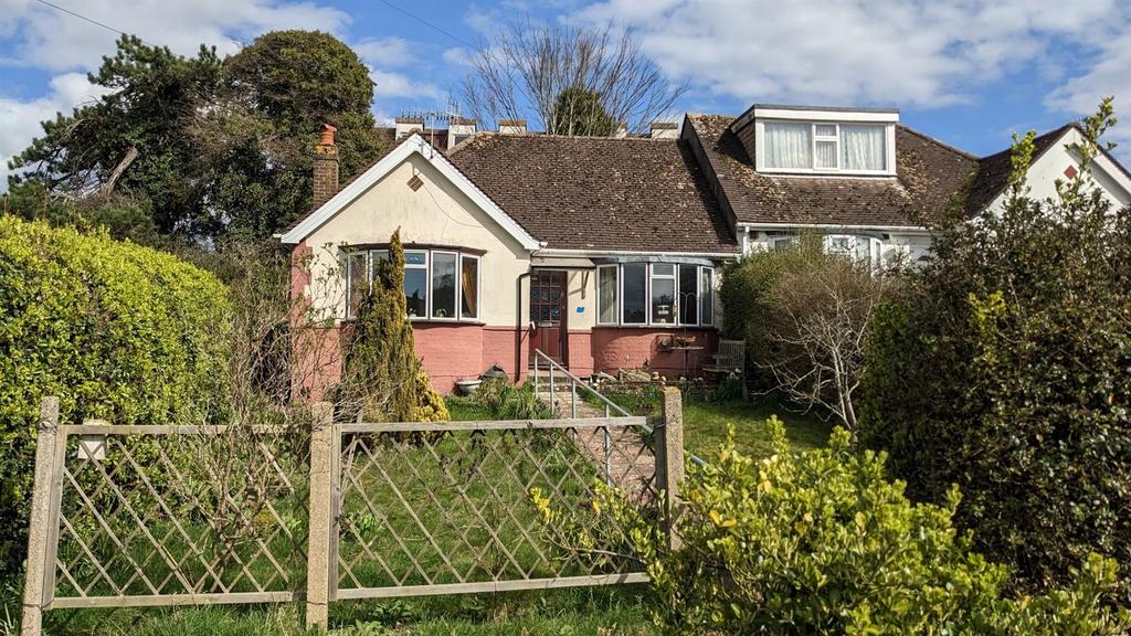 Stanley Avenue, Portslade, Brighton 2 bed semidetached bungalow for