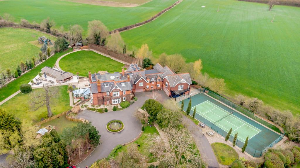 Holmewood Drive, Kirby Muxloe, Leicestershire 6 bed detached house £