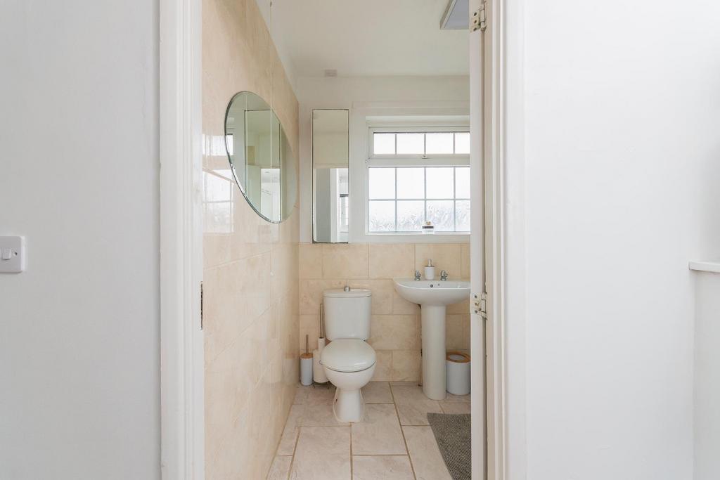 DAORNRABRATS75 FFF - Bathroom D.jpg