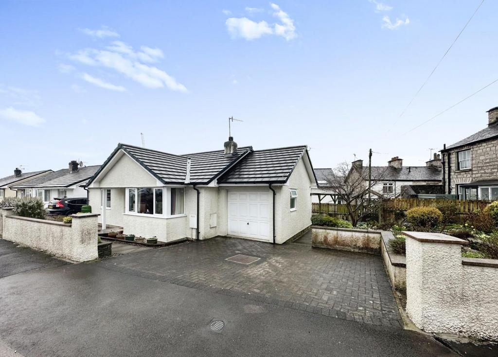 Rydal Mount, Kendal 2 bed detached bungalow - £300,000