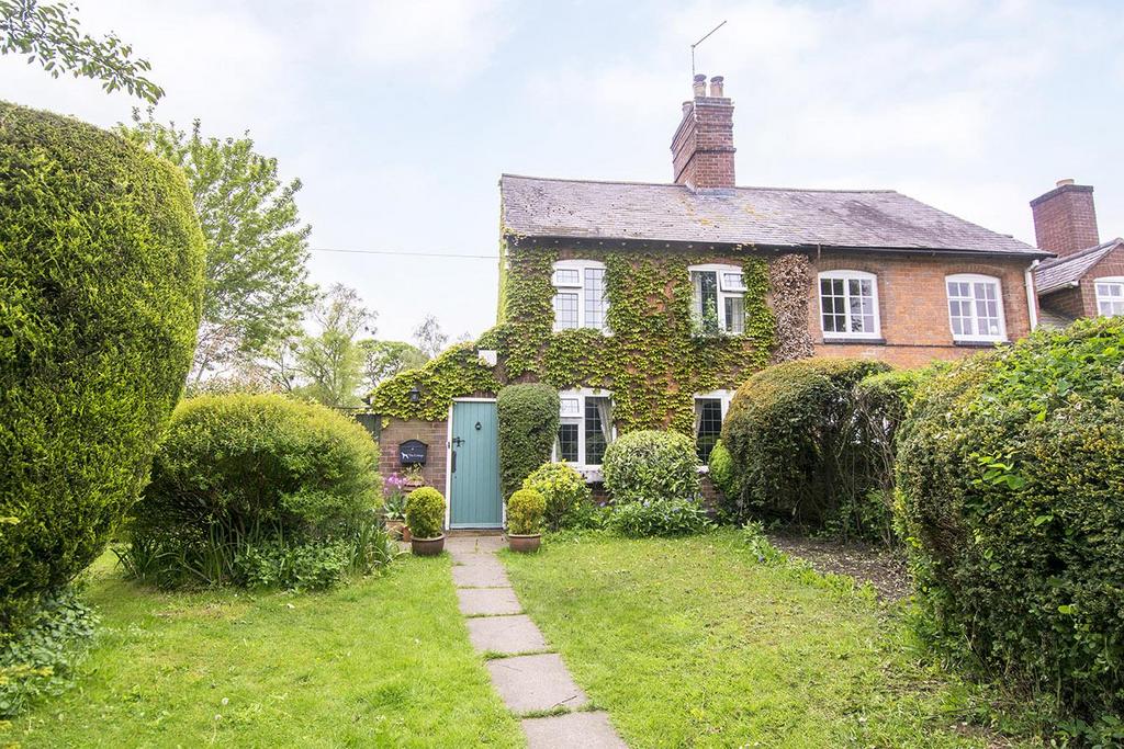 Weir Road, Saddington, Leicestershire 3 bed cottage - £350,000