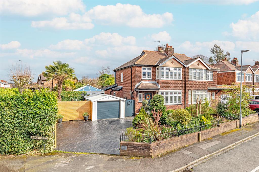 Shirley Drive, Grappenhall, Warrington 3 bed semidetached house for