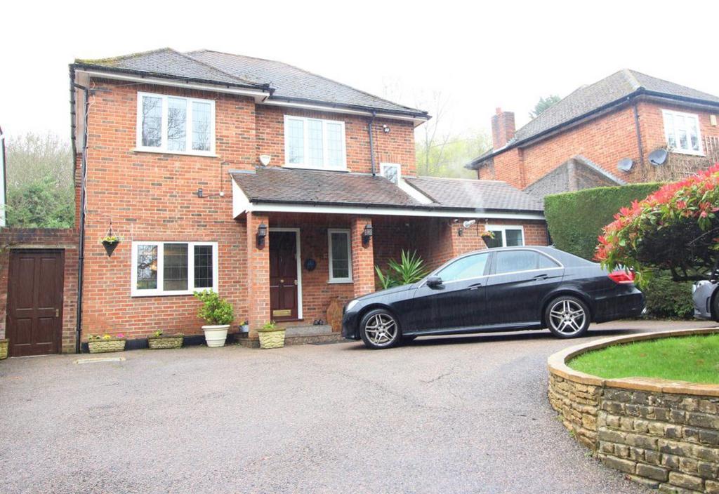 Hendon Wood Lane, London 4 bed house £3,700 pcm (£854 pw)