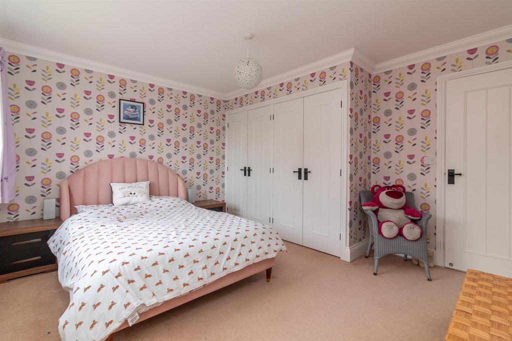 BEDROOM.jpg
