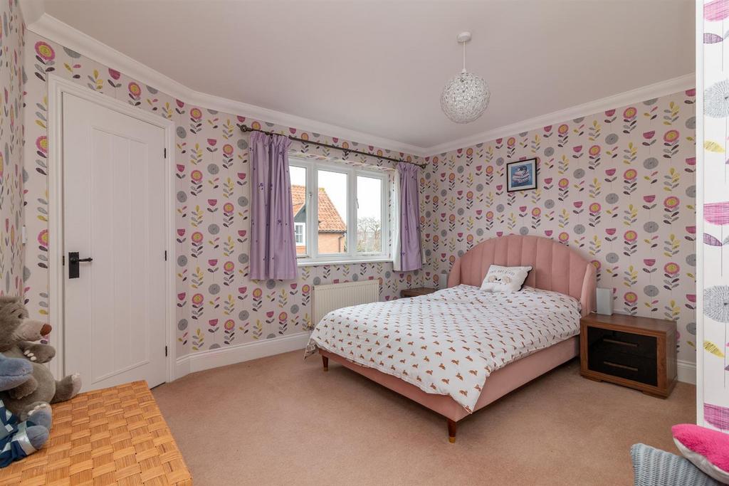 BEDROOMM.jpg