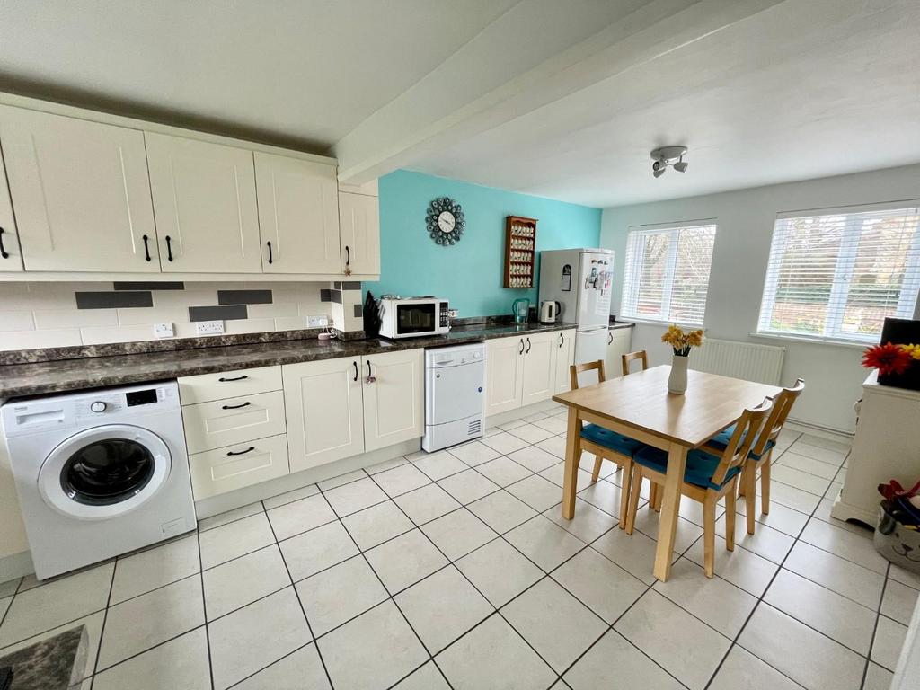 Church Close, Milton Malsor... 3 bed semidetached house £359,995