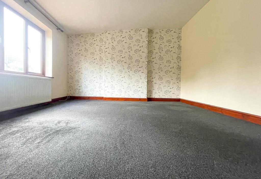 The Combs, Thornhill Dewsbury 3 bed townhouse £165,000