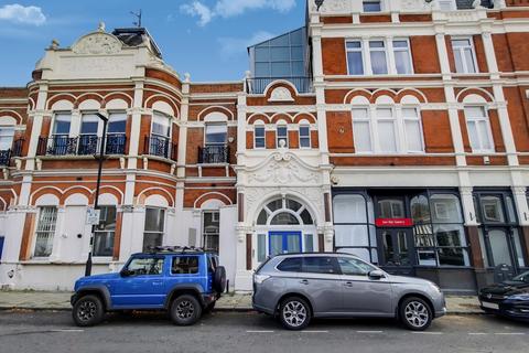 1 bedroom in a house share for sale - Loughborough Road, London