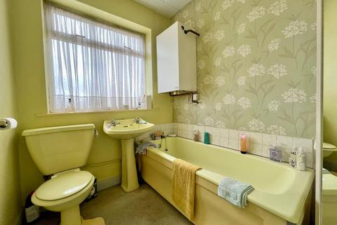 12 Lyncroft Way, Northampton, NN2 6LX