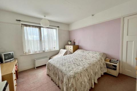12 Lyncroft Way, Northampton, NN2 6LX