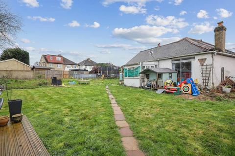 3 bedroom bungalow for sale, Arlington Road, Ashford TW15