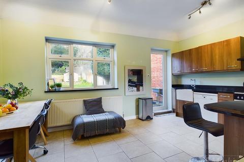 3 bedroom semi-detached house for sale - Lower Barn Road, Purley