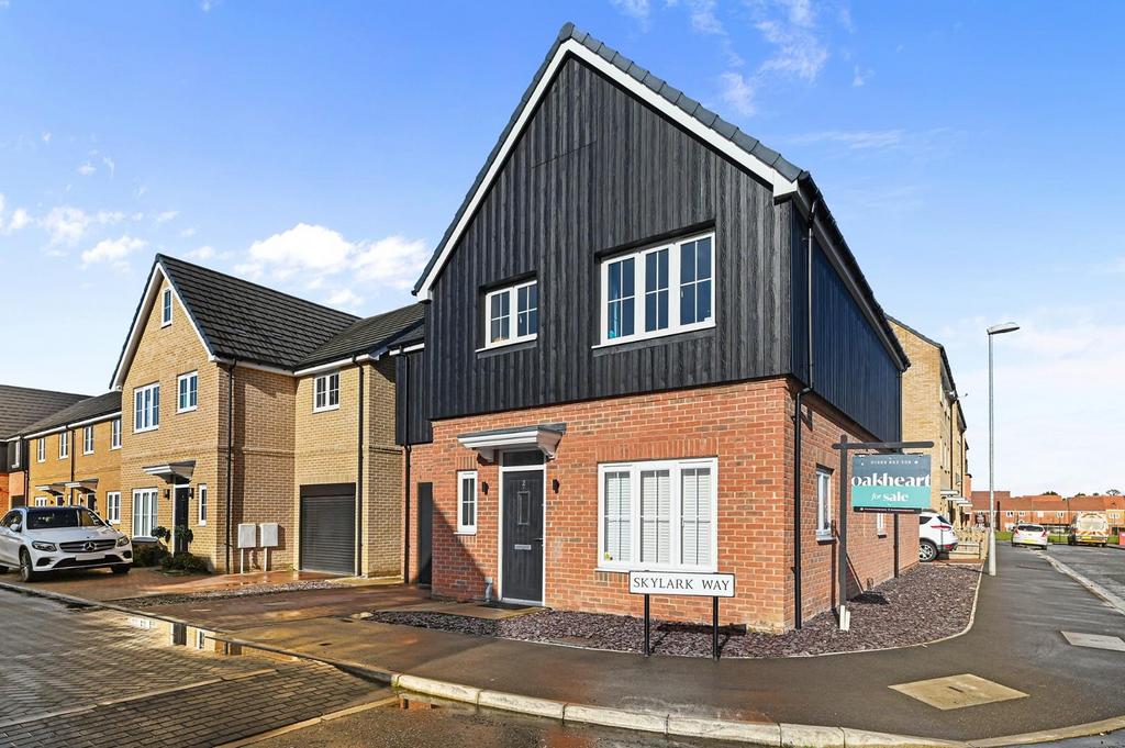 Skylark Way, Stanway 4 bed detached house for sale £425,000