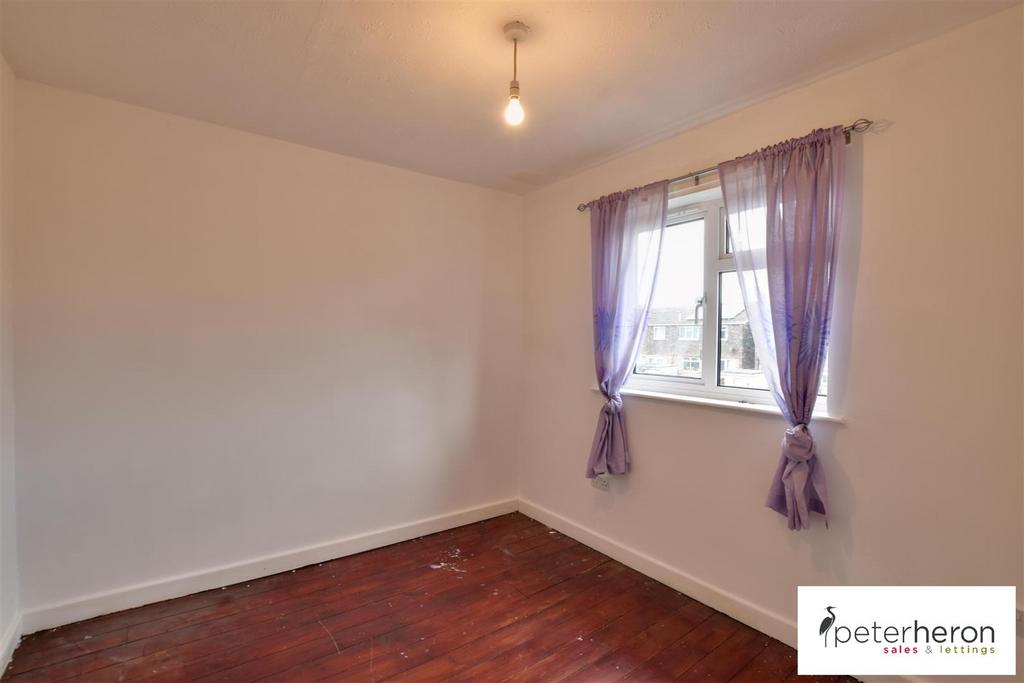 Bedroom 2 (rear)