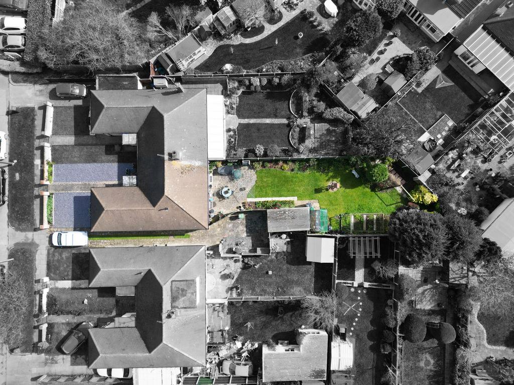Oaken Grange Drive, Southendonsea, SS2 2 bed semidetached bungalow