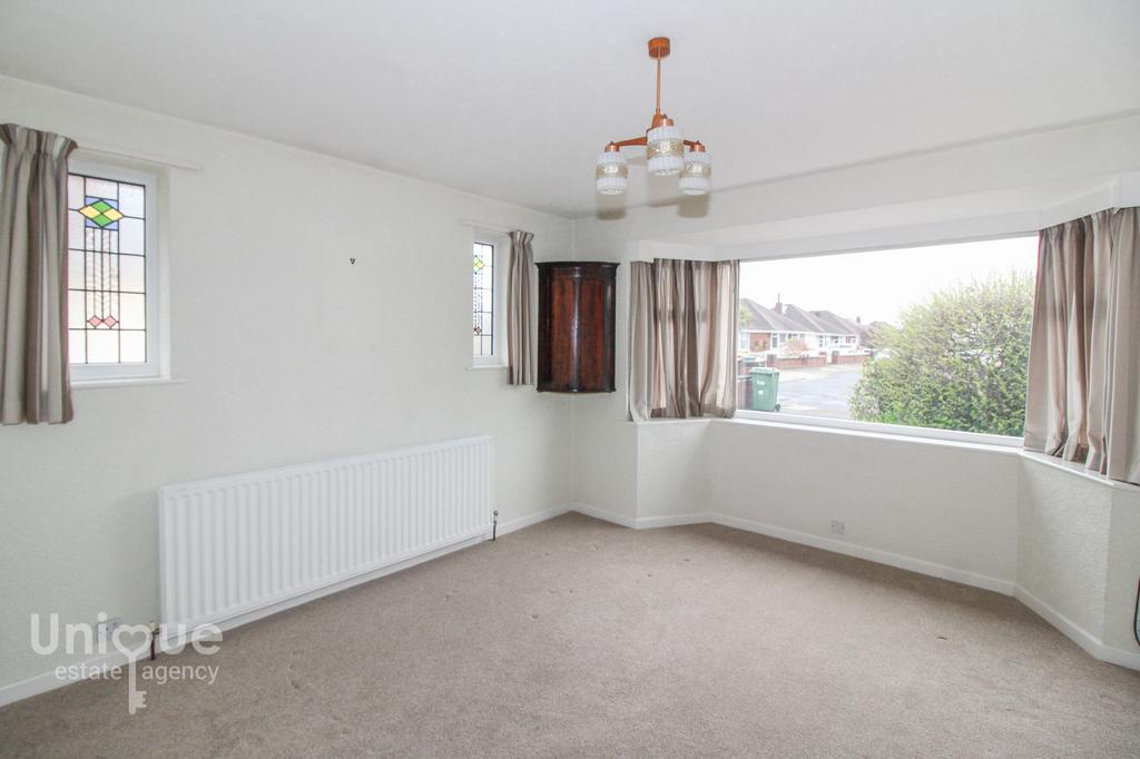 Banbury Road, Lytham St. Annes, FY8 2 bed bungalow £210,000