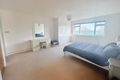 Flat 7, Canford Court, 7 Cliff Drive, Poole, BH13 7JD