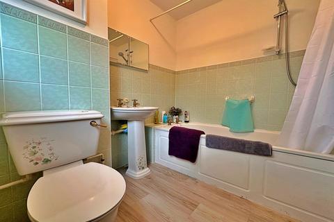 Flat 7, Canford Court, 7 Cliff Drive, Poole, BH13 7JD