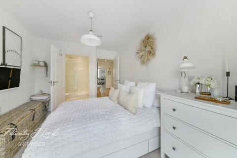 7, Broadside House Creekside, London, SE8 3DZ