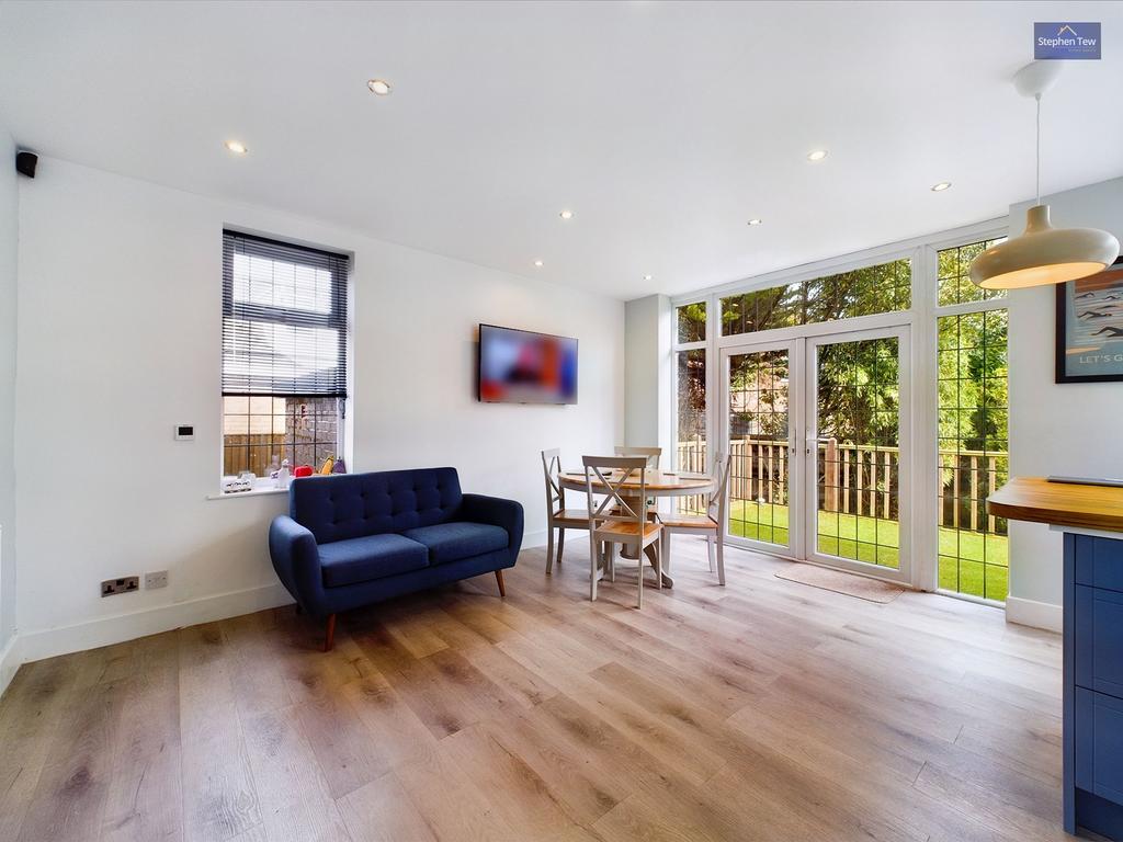 Living / Dining Area